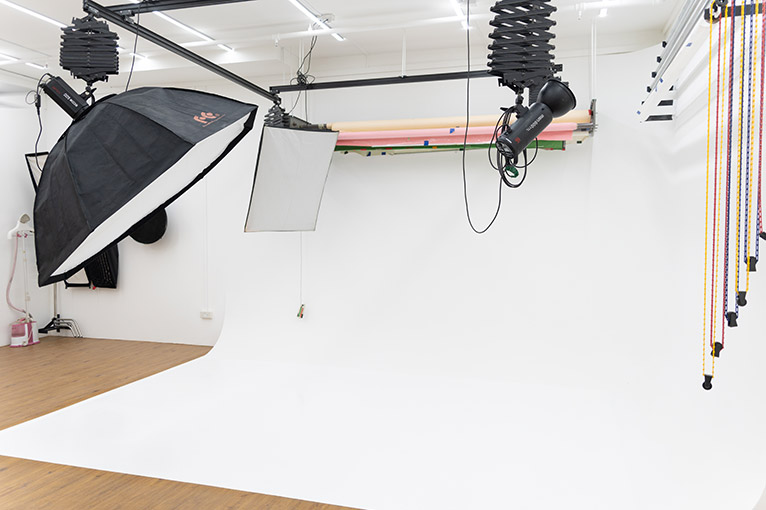 Home 15 h2 photo studio rental 2