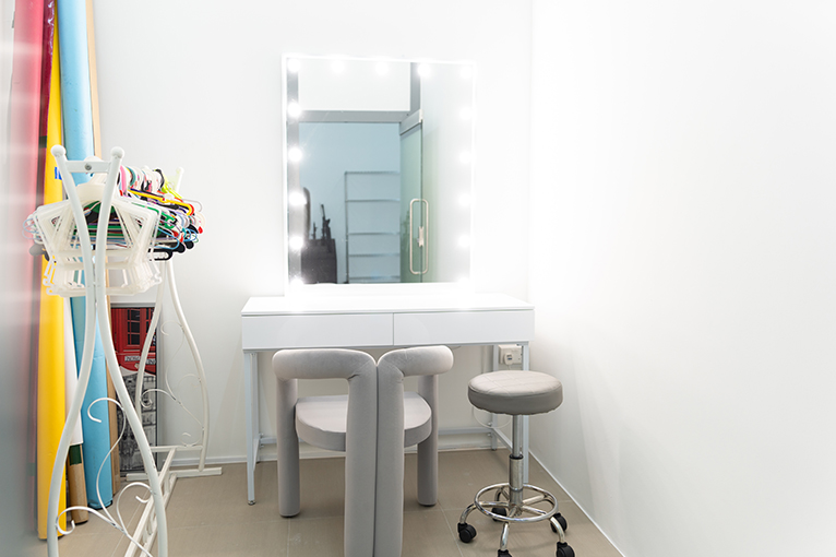 Home 16 h2 photo studio rental 3